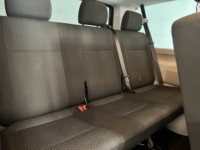 VOLKSWAGEN CARAVELLE 2.0TDI - Imagen 9