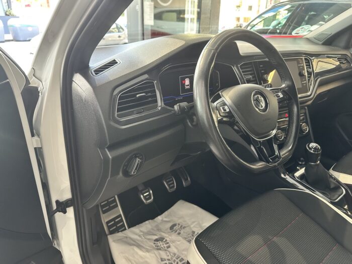 VOLKSWAGEN T-ROC 1.5TSI SPORT - Imagen 12