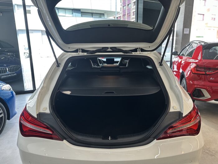 MERCEDES CLA SHOOTING BREAK  45 AMG 4MATIC - Imagen 11