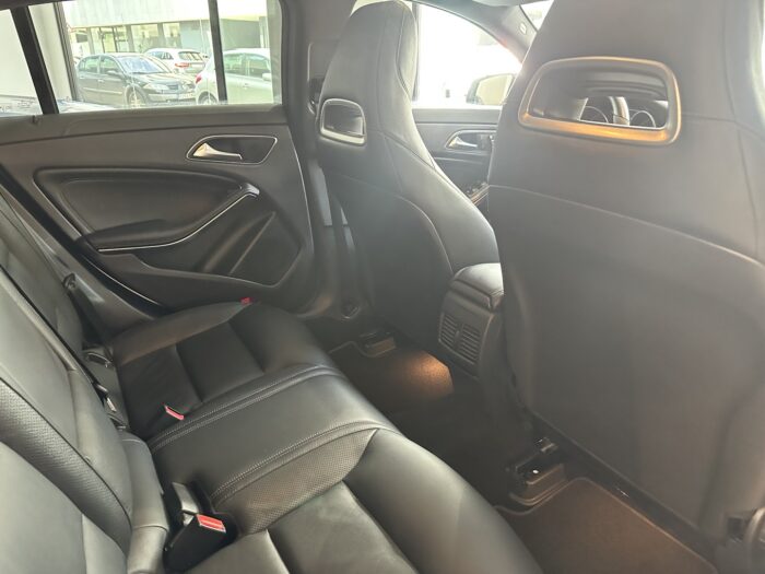 MERCEDES CLA SHOOTING BREAK  45 AMG 4MATIC - Imagen 18